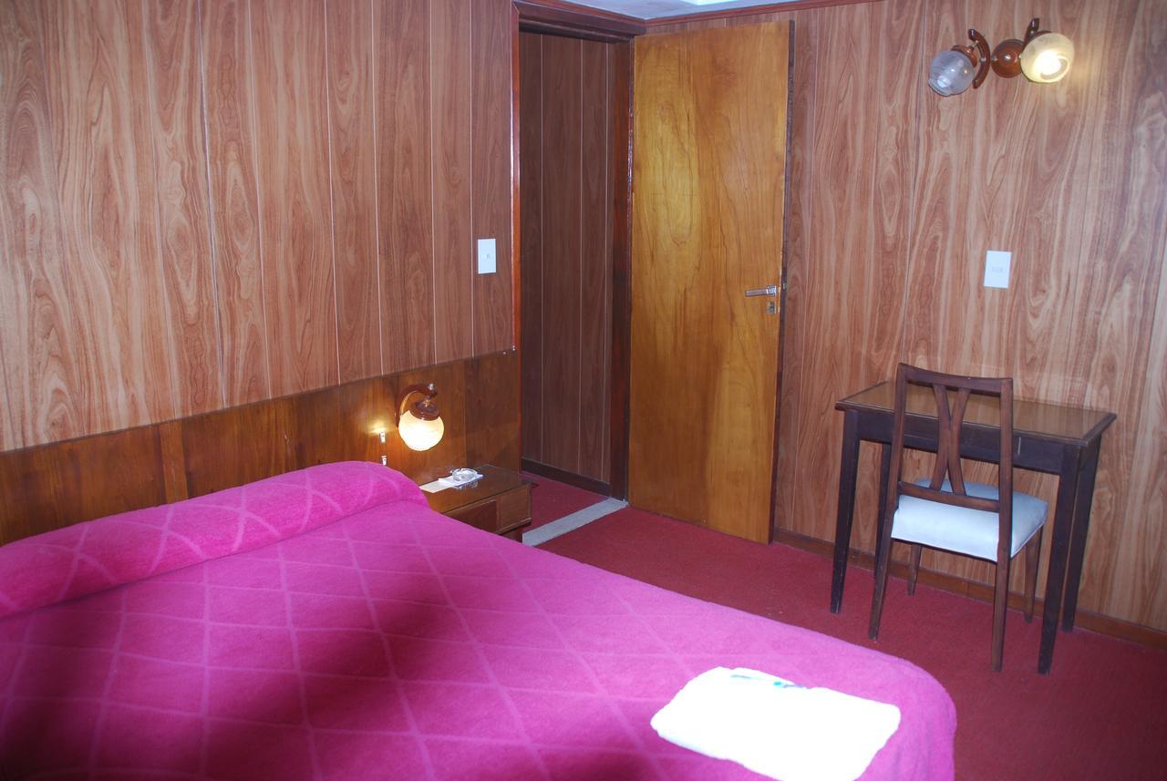 Dolores  Plaza Hotel מראה חיצוני תמונה