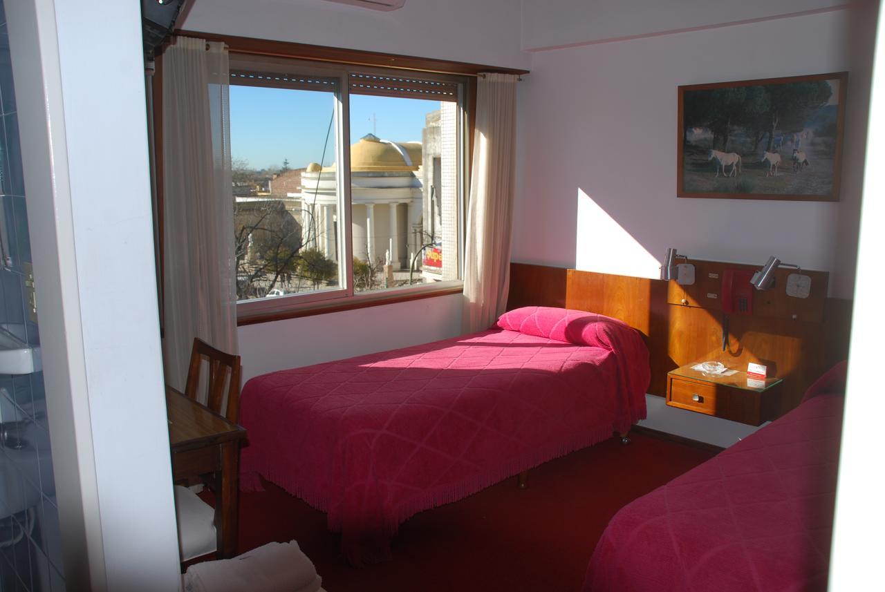Dolores  Plaza Hotel מראה חיצוני תמונה