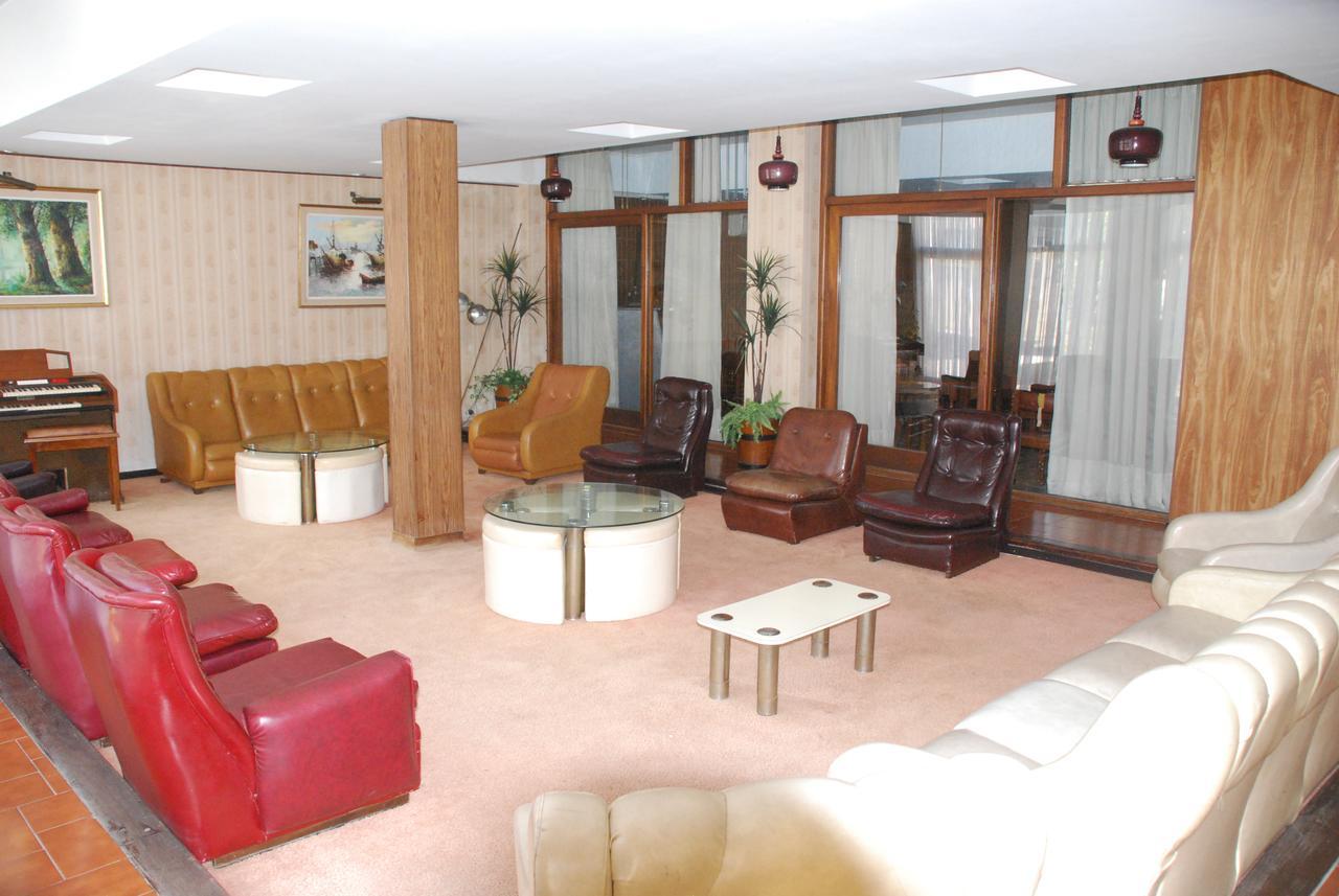 Dolores  Plaza Hotel מראה חיצוני תמונה
